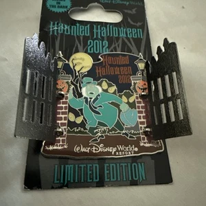 WALT DISNEY WORLD HAUNTED HALLOWEEN 2012 PHINEAS PIN GLOW IN THE DARK - LE 1200 - Picture 1 of 4