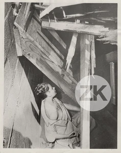 ATOMIC BOMB Nevada MANNEQUIN Atomic Blast Nuclear Debris Photo 1953 - Picture 1 of 1