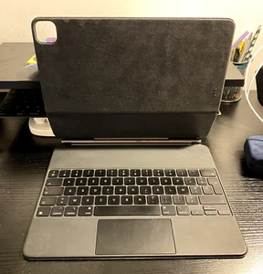 Apple magic keyboard noir 12,9 pouces 4ème génération - Photo 1/3