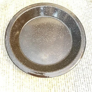 VTG Enamelware Pie Plate Black White SPECKLED Graniteware 10" RUSTIC PRIMITIVE - Picture 1 of 3