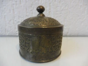 Beautiful, Antique Brass Lidded Box with Engravings: Elephants, India - Picture 1 of 7