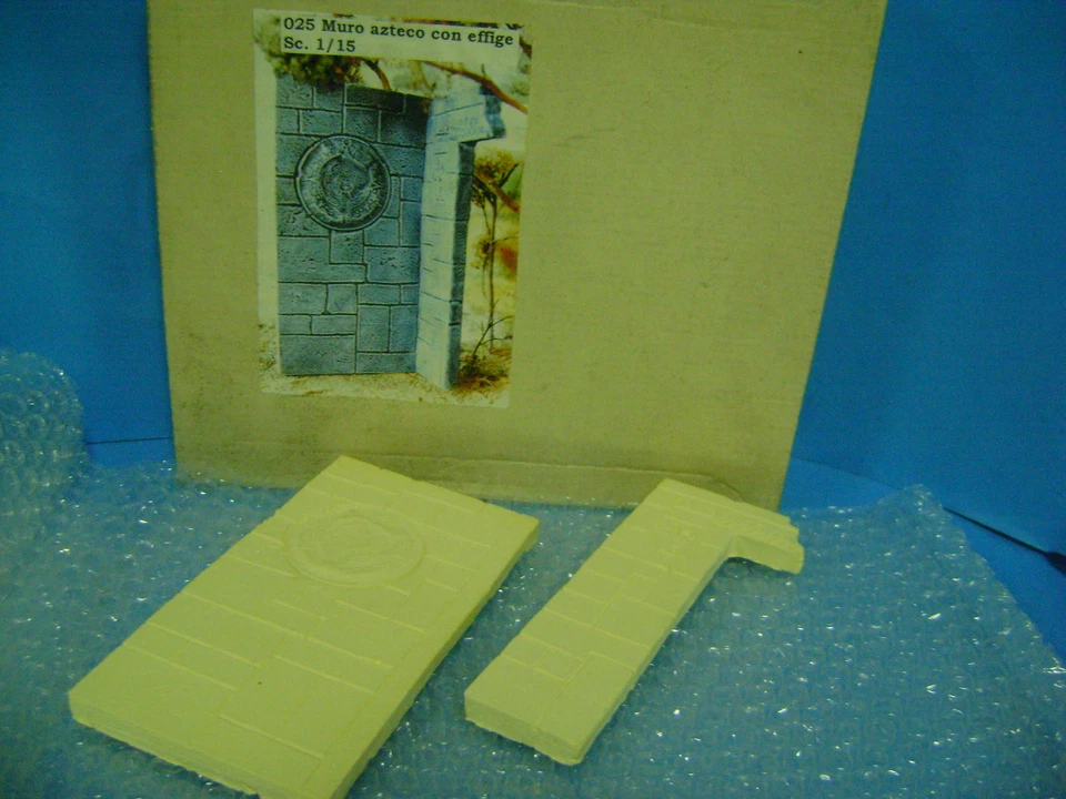 MURO ATZECO CON EFFIGE 1/25 KIT CVR EDILMODEL - Immagine 1 di 1