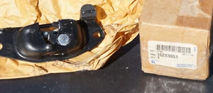 NOS GM 2007-2013 Chevy Silverado GMC Sierra Tailgate Latch / Bracket 15283051 - Bild 1 von 5