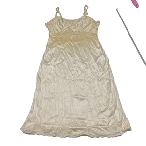 BARI VINTAGE IVORY LACE TRIM NIGHTGOWN. Size 32(XSmall) - Picture 1 of 8
