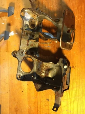 Toyota Pickup 1989-1995, 90-95 4Runner OEM embrague y soporte de pedal de freno agrietado Foto 1 de 4