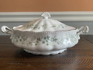 Paragon Debutante runde Gemüseschale mit Deckel Bone China England - Bild 1 von 8
