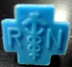 Vintage Kunststoff R.N. Krankenschwester Premium Ring - Bild 1 von 3
