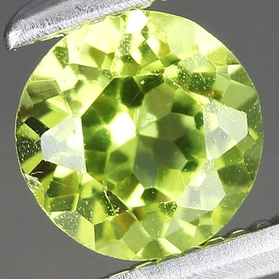 0.49ct t.w 4.9mm Round Natural Unheated Untreated Green Peridot, Myanmar🍏 - image 1 of 4
