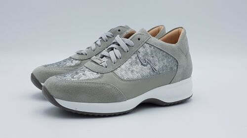 Foto 1 di 9