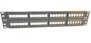 NUEVO TE Connectivity AMP Cat6A 48 puertos 19" panel de conexión recto 2U 2111571-1 48P - Imagen 1 de 6