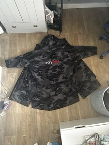 Dryrobe Long Sleeve Black Camo Medium - Picture 1 of 6