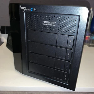 PROMISE Pegasus2 R4 Raid-System DAS Festplate Thunderbolt inkl. 8TB (4x 2TB) - Afbeelding 1 van 13