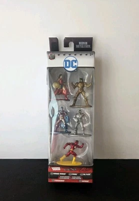 DC Comics Wonder Woman Batman Cyborg Parademon Flash Metal 1.5" Figure Toy - Image 1 of 4