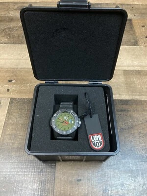 Reloj Luminox Hombre Negro Verde Esfera Sello Marino Lupa Goma XS.3617 Foto 1 de 4