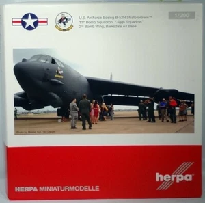 Herpa 1/200 US Airfoirce B-52H Stratofortress Bomber Code 9116-048 - Picture 1 of 2