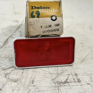 GENUINE GM Delco Guide 910959 REAR SIDE MARKER LAMP NEW OEM - Picture 1 of 4