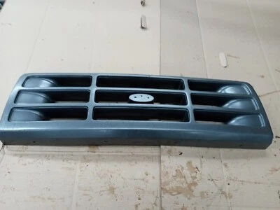 Решетка передняя 1992-1997 FORD F150 F250 F350/BRONCO FO1200323PP - Изображение 1 из 2