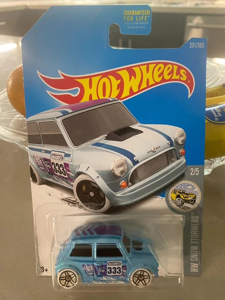 2017 Hot Wheels #231 Hw Neve Stormers 2/5 Morris Mini Blu W/Bianco Whl Blk - Immagine 1 di 1