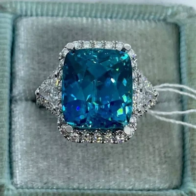 Anel de noivado halo topázio corte almofada 3,20 quilates folheado a ouro branco 14K - Imagem 1 de 4