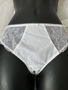 Fantasie Estelle Brief White Size Small UK 10 No VPL Knickers 9355 New - Picture 1 of 11