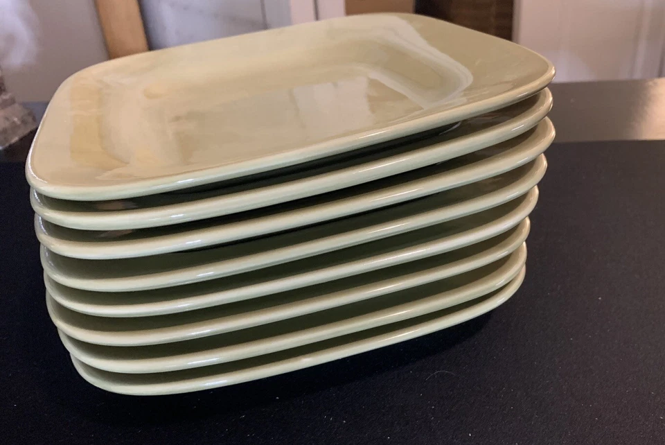 Platos Target Home - Aptos para lavavajillas cuadrados verde oliva/guisante (8) Foto 1 de 4