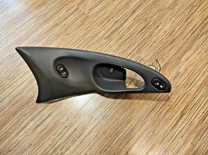 YS41F23878 2000-2004 FORD FOCUS RIGHT FRONT INTERIOR DOOR HANDLE TRIM COVER RH - Picture 1 of 4