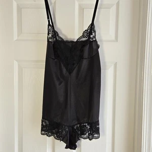 Vanity Fair Vintage schwarz sexy Body Teddy Gr. 32 USA Nylon Spitze Druckknopf unten - Bild 1 von 8
