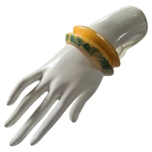 Set of 2 1940s Butterscotch Bakelite Bangles Green Polish Tested 8" Retro 58gm - Picture 1 of 10