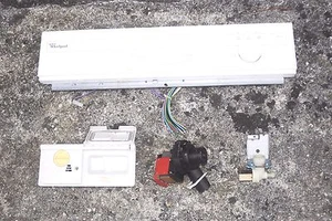 WHIRLPOOL DISHWASHER ADP731WH/2 SPARES, FASCIA PANEL, VALVE, TIMER,DOOR CATCH - Picture 1 of 3