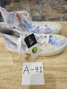 Art Class Girls High Top Sneeker Brand New Size 5 - Picture 1 of 8