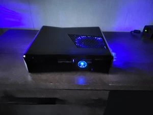 Xbox 360 Slim 500GB RGH3 Laufwerk Flash Kinect LED MOD Blau Hall Effect Sticks - Bild 1 von 24