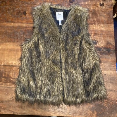 Full Tilt faux fur women's Size M vest open front fluffy Pockets - Изображение 1 из 4