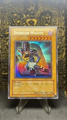Yu-Gi-Oh! DUNKLER MAGIER DB1-DE102 ULTRA RARE 2. AUFLAGE NEAR MINT - Bild 1 von 4
