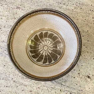 Bev Freeburg Vintage Studiokeramik braun Servierschale 9,25 breit Blume - Bild 1 von 9