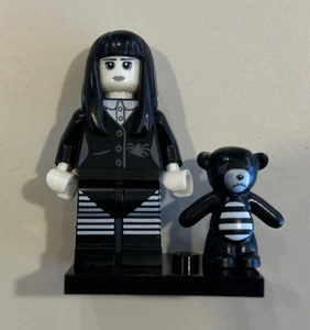 Lego Emo Chica Espeluznante Minifigura Con Oso de Peluche Espeluznante Serie 12 - Sin Falda - Imagen 1 de 2