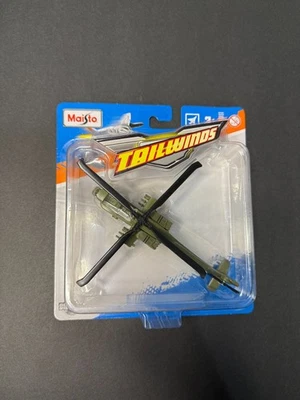 Helicóptero militar Maisto Tailwinds AH-64 Apache Attack 15088 Foto 1 de 4