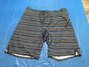 Men Lululemon Board shorts Current State Swim Size 36 Large Stripe - Picture 1 of 3