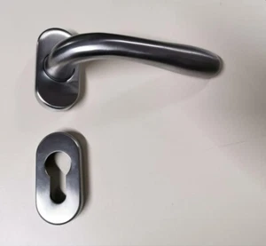 DOPPIA MANIGLIA R/OVALE YALE AMALFI CROMO/S - Foto 1 di 1