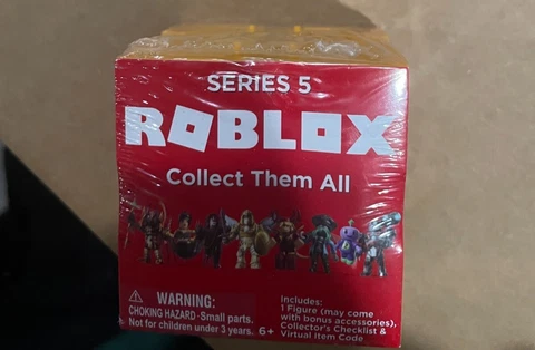 ROBLOX Series 5 Blind Box Sealed - Includes 1 Figure + Exclusive Virtual Item Cover