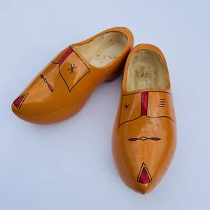 Nagelneue Vintage schwedische handgeschnitzte und handbemalte Holzschuhe Gr. 27 Stiefel - Bild 1 von 8