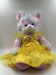 Build A Bear La Bella y la Bestia Vestido Amarillo Bella Gato Pastel Peluche Muñeca BAB - Imagen 1 de 4