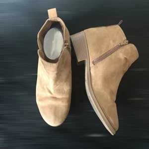 Time and Tru Damen-Stiefeletten braun Kunstleder Memory Foam Größe 10 W seitlicher Reißverschluss - Bild 1 von 7