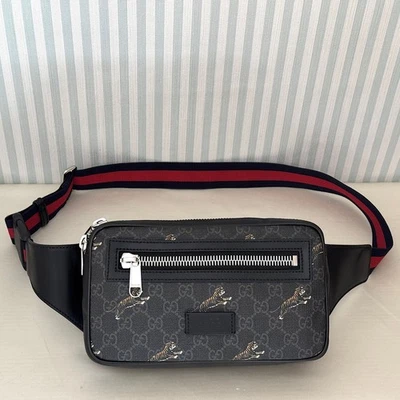 GUCCI GG Supreme Tiger Belt Bag Marsupio in Tela Nera 474293 Unisex Italia - Immagine 1 di 4