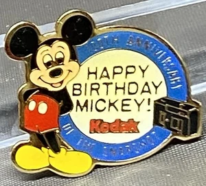 Mickey Mouse Happy Birthday 100th Anniversary Disney Kodak Kamera Pin Anstecknadel - Bild 1 von 3