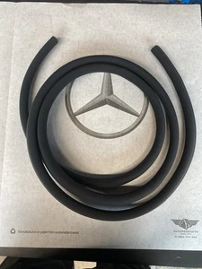 2106970251 Mercedes Benz W210 NSF Türkantenschutz 9B56 schwarz - Bild 1 von 4