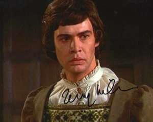 Film Autograph: TERENCE WILTON (Anne of the Thousand Days) Signed Photo - Foto 1 di 1