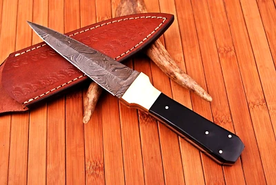 Cuchillo para botas de caza forjado a mano hoja de acero Damasco con funda de cuero EDC 954 Foto 1 de 4