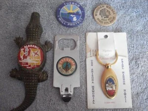 VTG LOT OF 5 SOUVENIRS FROM ACROSS THE UNITED STATES(COINS,KEYCHAIN,OPENER,++) - Picture 1 of 13