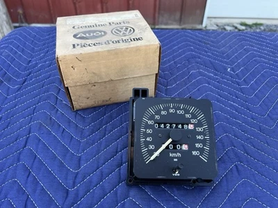 1981-1984 Volkswagen VW Rabbit Speedometer Gauge 175957033J OEM #2750EM - Image 1 of 4