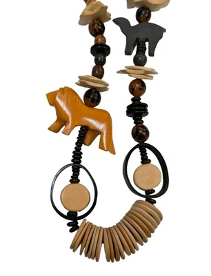 女士复古手工雕刻野生动物园动物木珠项链 24 英寸狮子骆驼 — 第 1/4 张图片